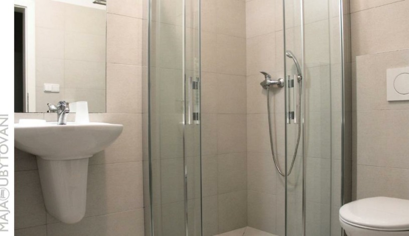 Penzion Mája Malá Morávka - Čtyřlůžkový ECONOMY+ s vlastním sociálním zařízením